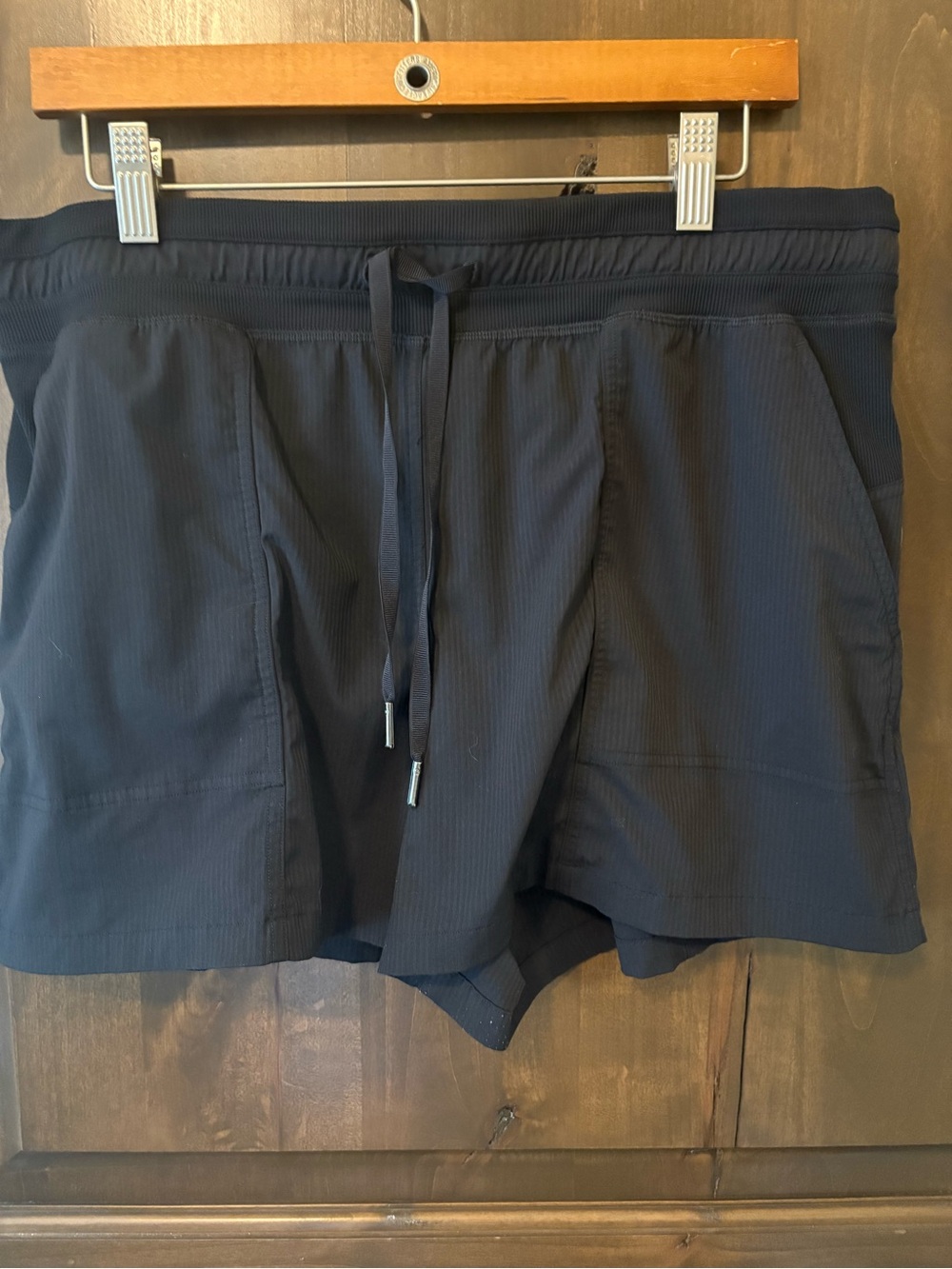 Women’s Black Lululemon Elastic Shorts Size 12